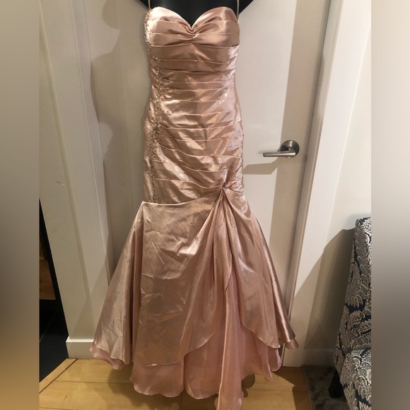 Xcite Dresses & Skirts - XCite Vintage Gown 14 *12/14 Fit*